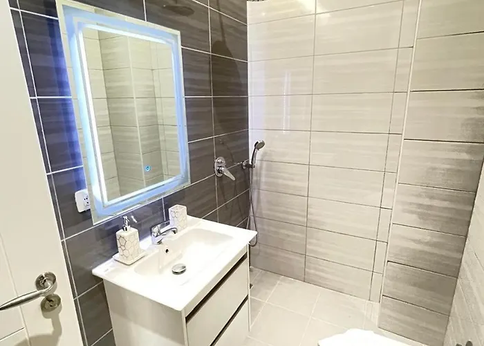 & Vacations - Qerret, Golem, Durres 4*